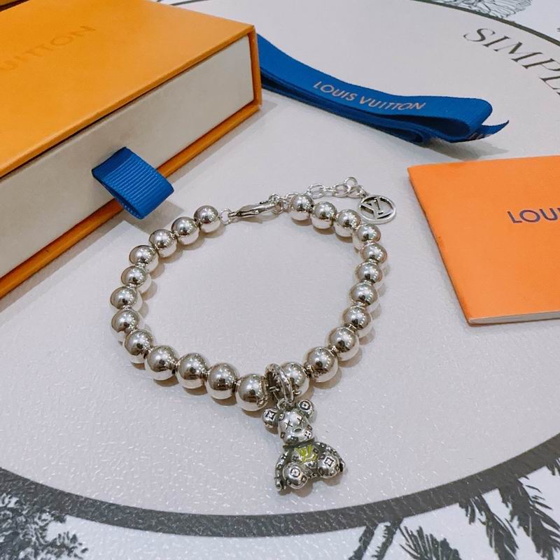 LV Bracelet 04yxh13